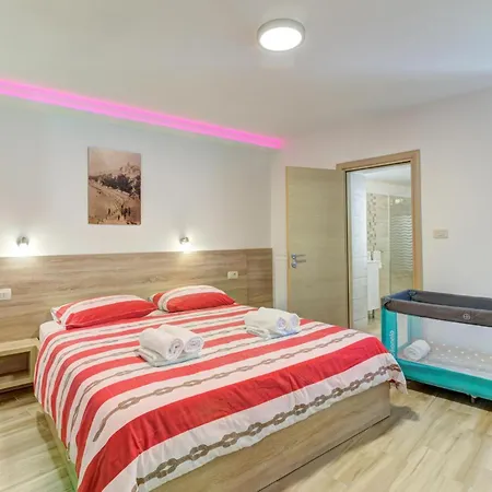 Stunning In With Wifi Novi Vinodolski
